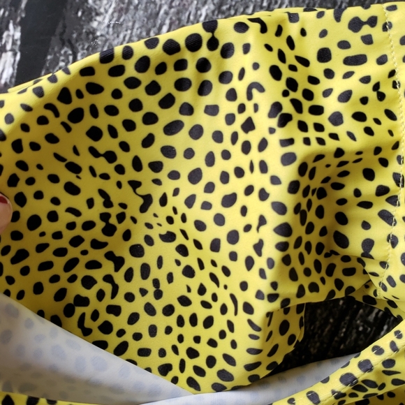 Bikini Bandau Style with gorgeous pattern Size 4 - Picture 8 of 8